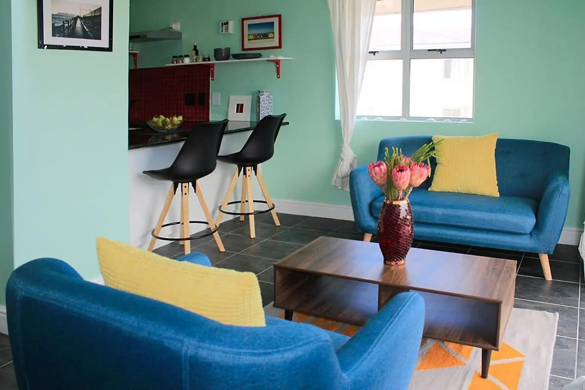 Seaside Loft Muizenberg Apartment 0*,